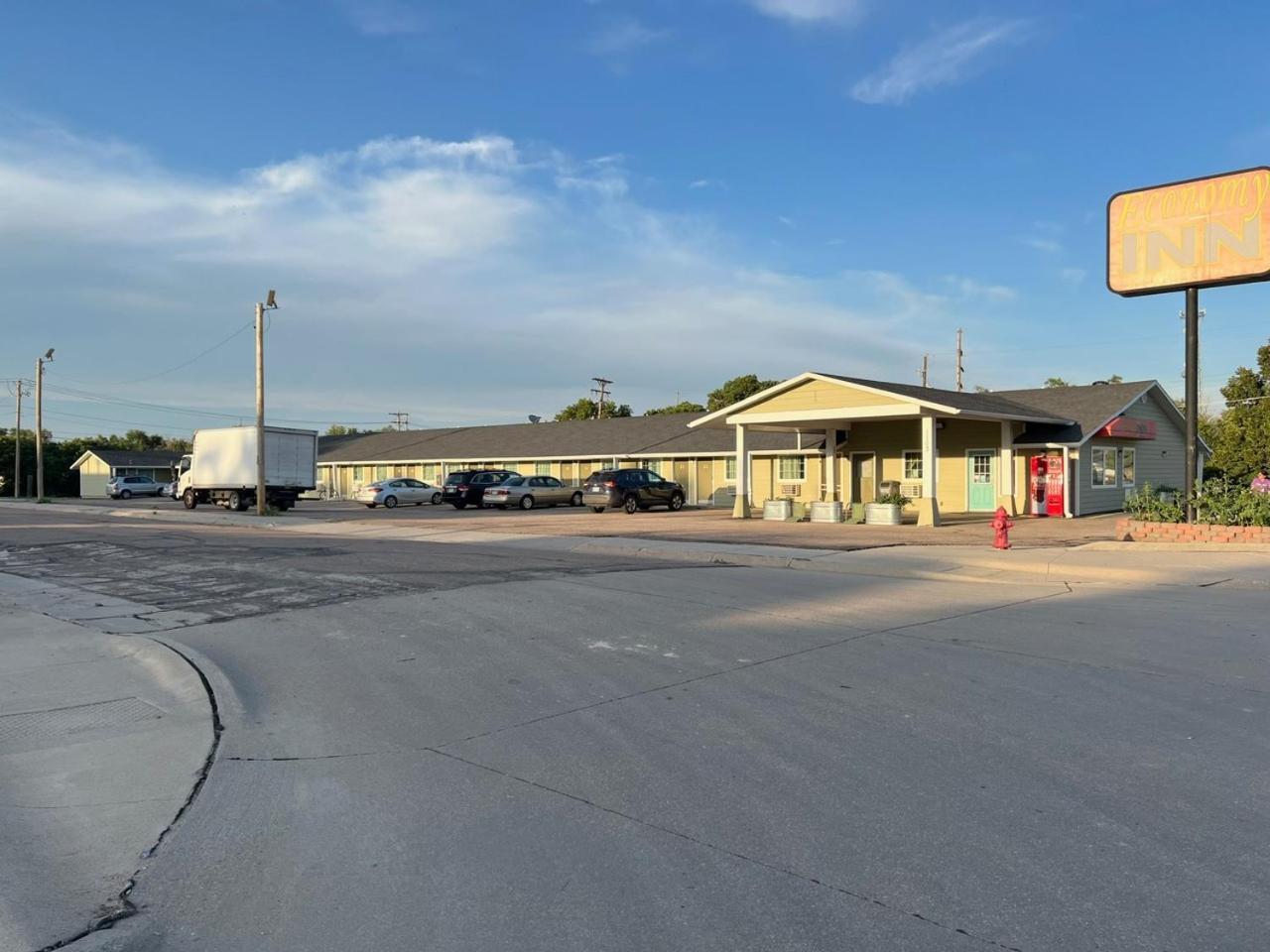 Economy Inn Mccook Esterno foto