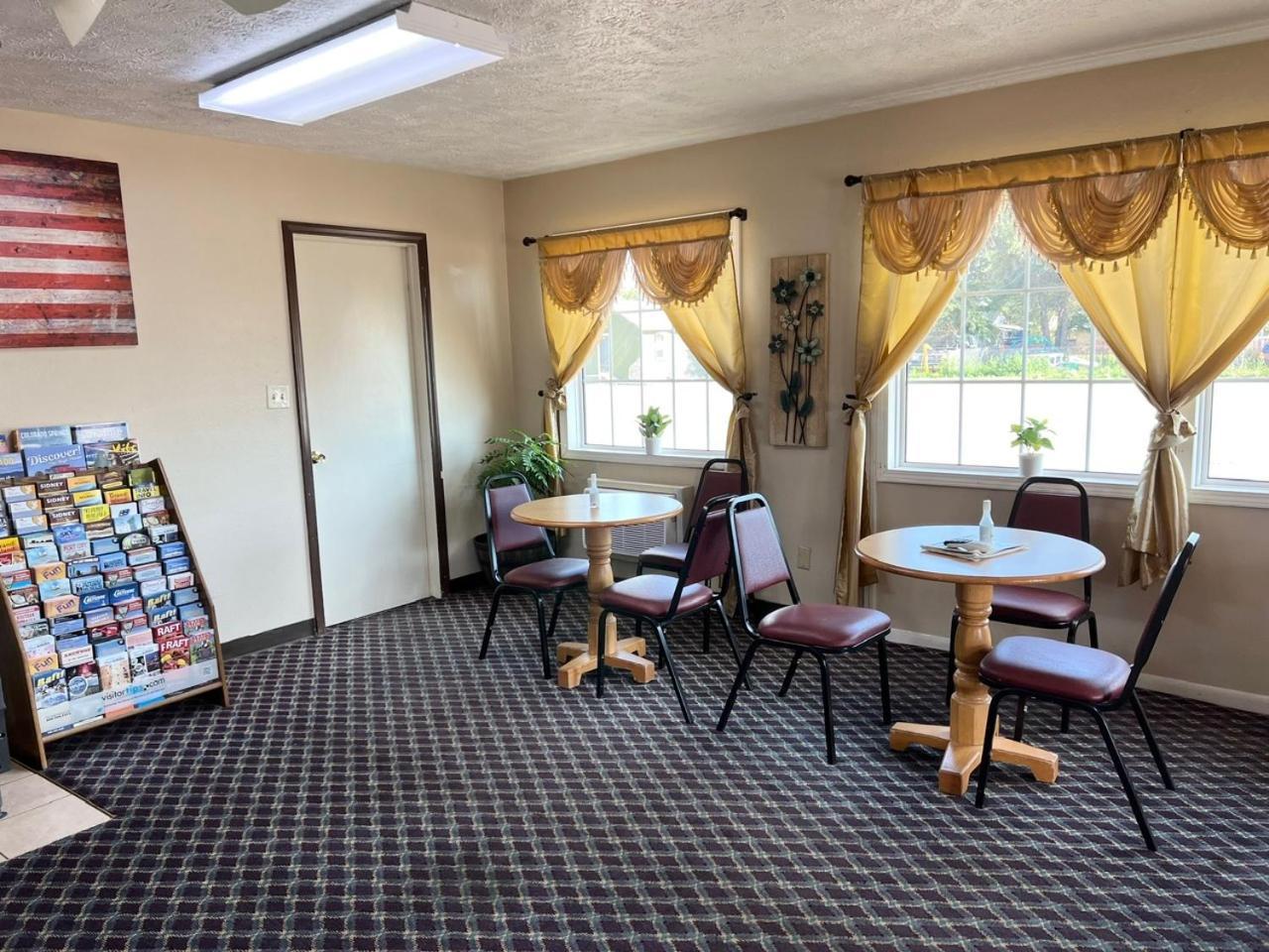 Economy Inn Mccook Esterno foto