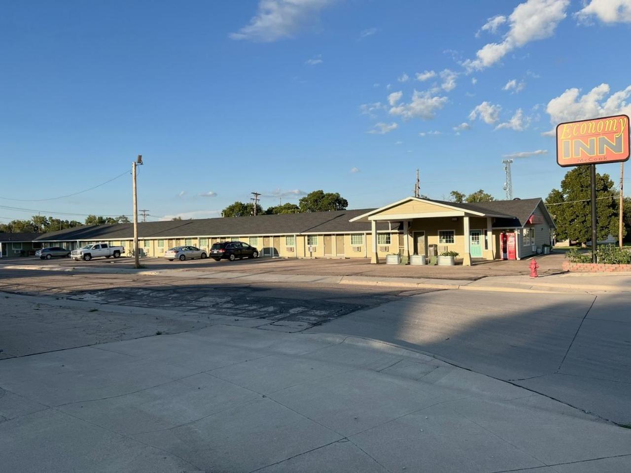 Economy Inn Mccook Esterno foto