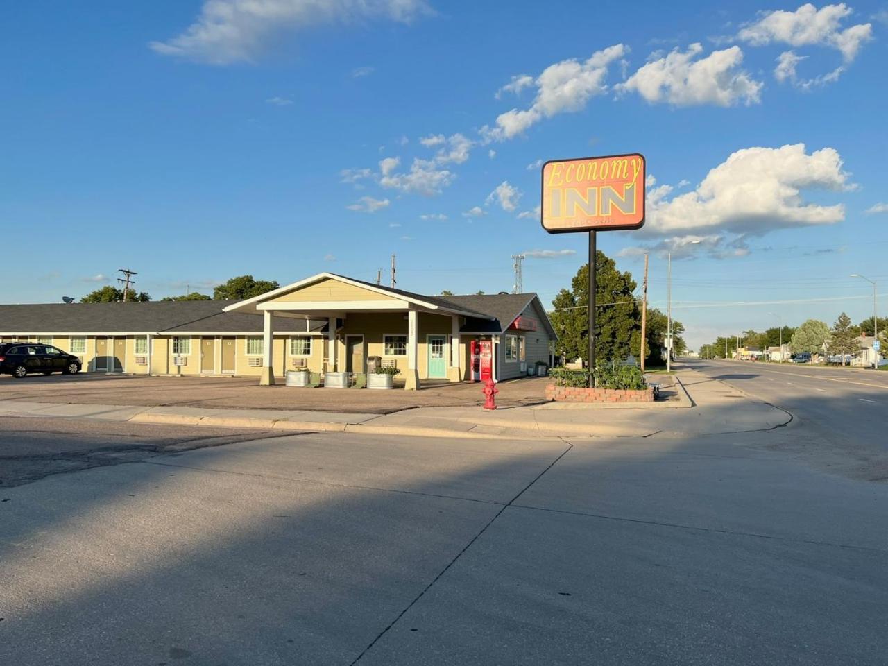 Economy Inn Mccook Esterno foto