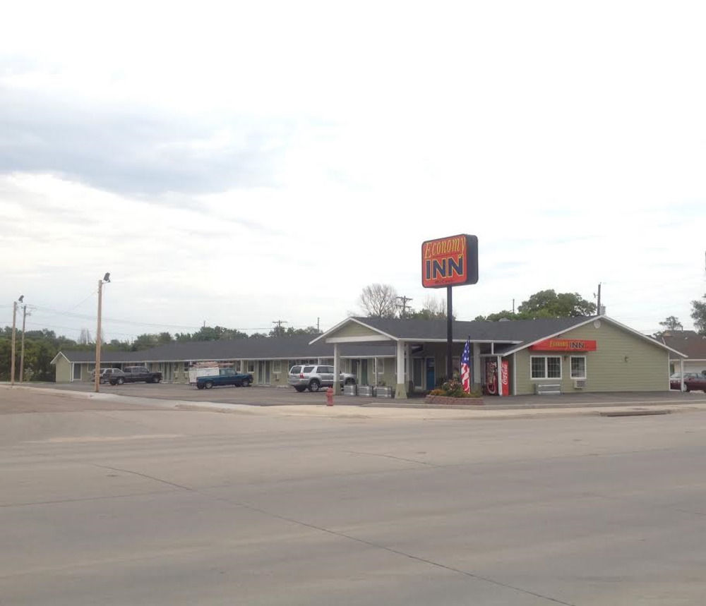 Economy Inn Mccook Esterno foto