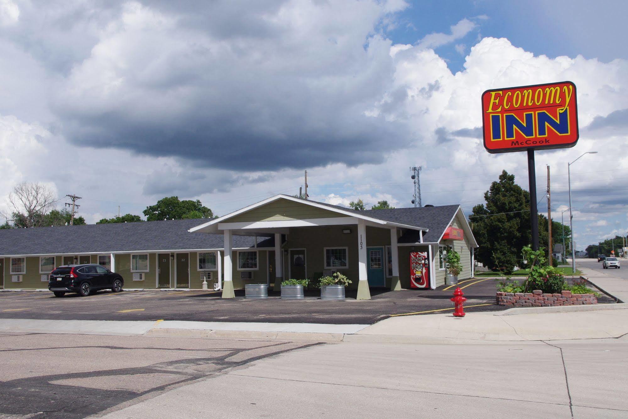 Economy Inn Mccook Esterno foto